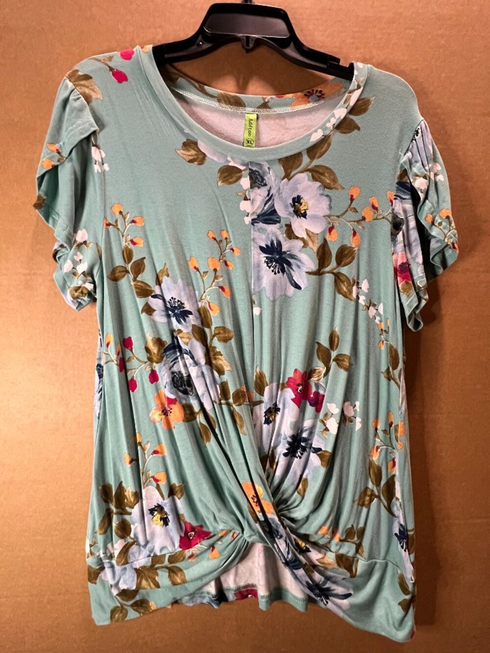 Addtoo comfy flowy floral top mint green size XL